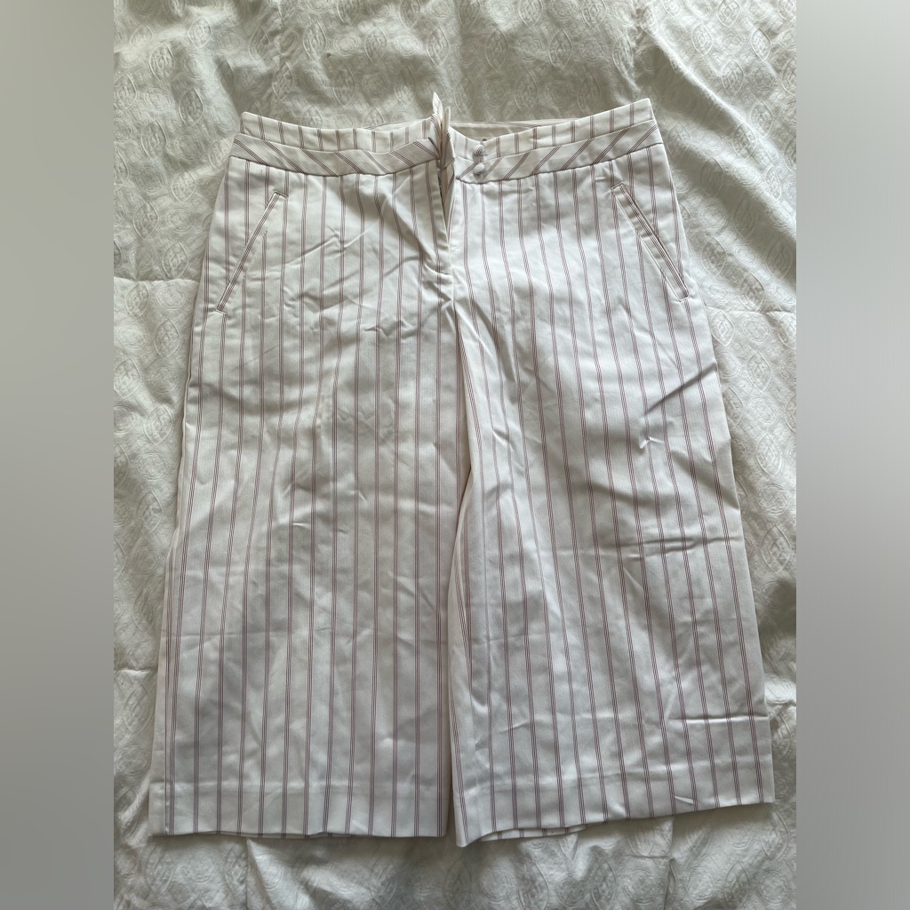Nwot Lilys Of Beverly Hills Capris